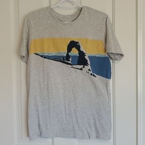 Old Navy Gray Graphic T-Shirt